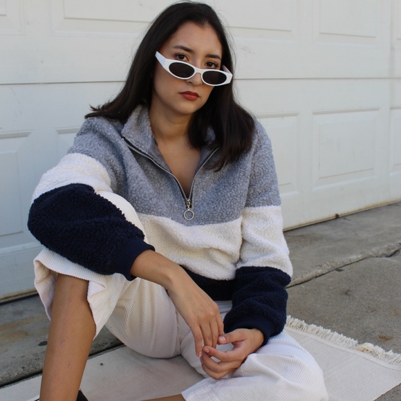 🚨//Fall Essentials// Fluffy Blue Pullover sweater - Picture 5 of 8